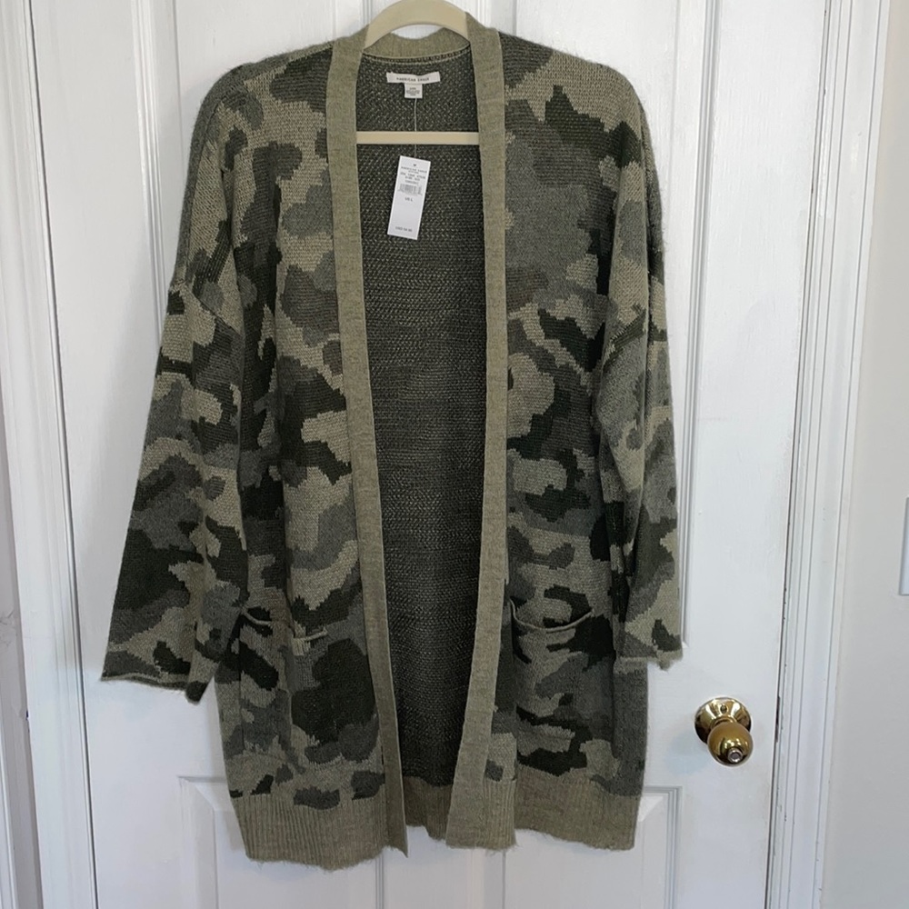 NWT American Eagle Camo Cardigan Size:L